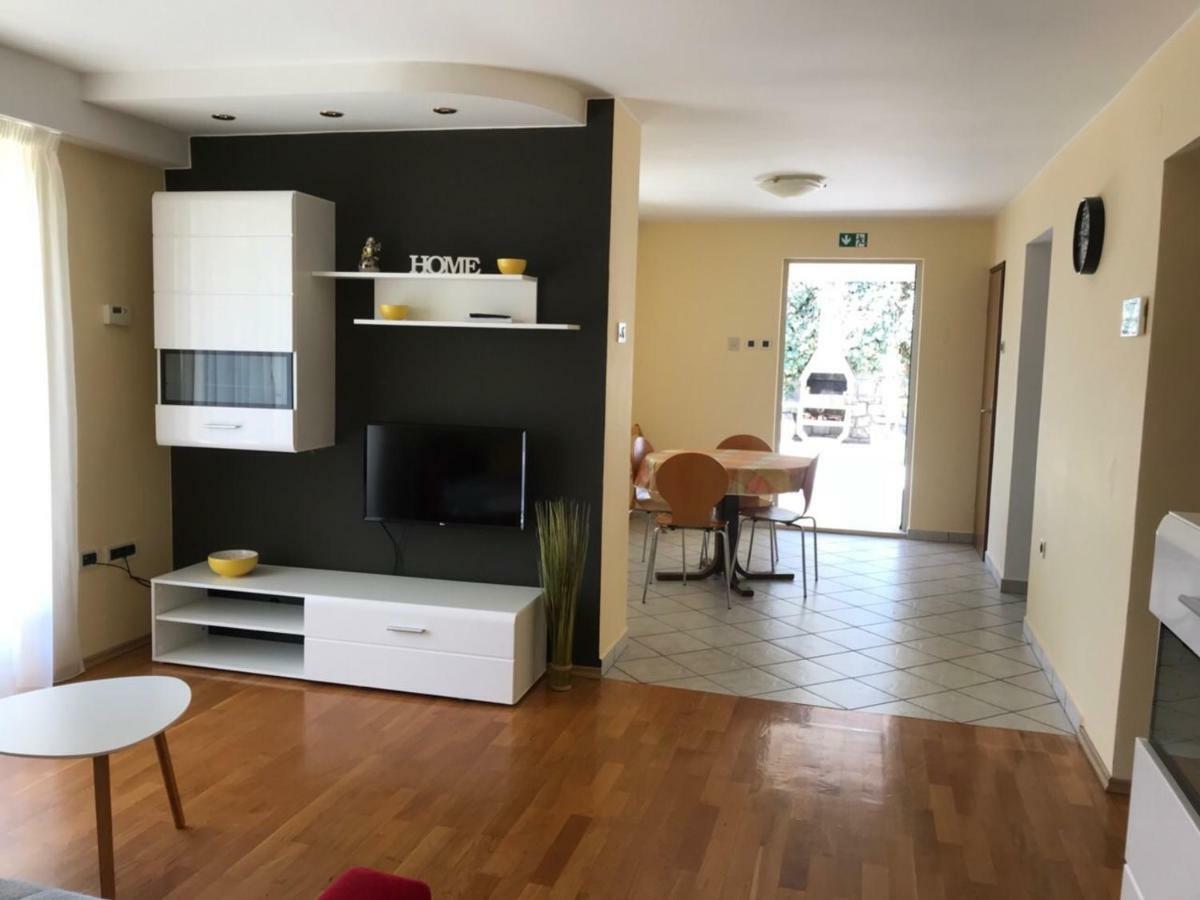 Deluxe Apartment Dora With A Private Parking, Terrace And See View Fiume Kültér fotó